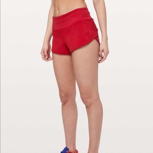 Lululemon Red Speed up shorts (2.5)